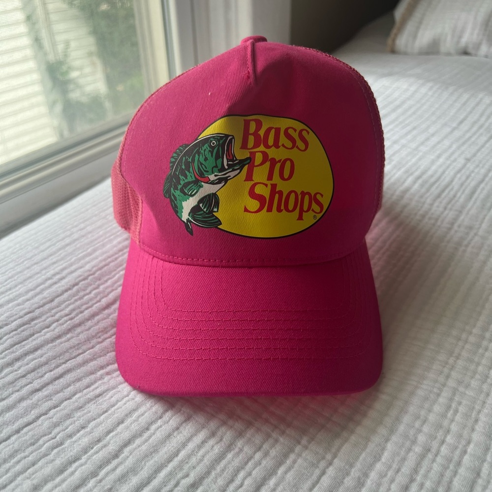 PINK BASS PRO SHOPS TRUCKER HAT W ADJUSTABLE STRAP BACK
